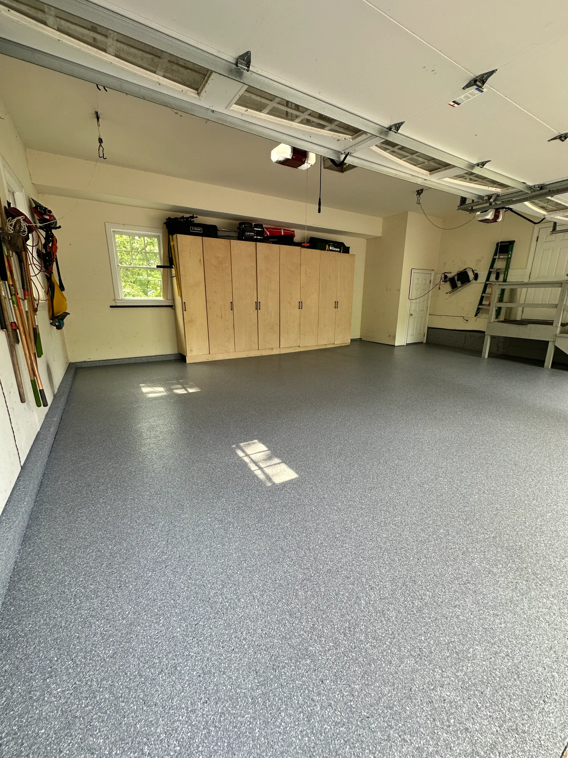 Garage epoxy flooring